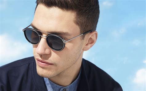 best sunglass for round face men|More.